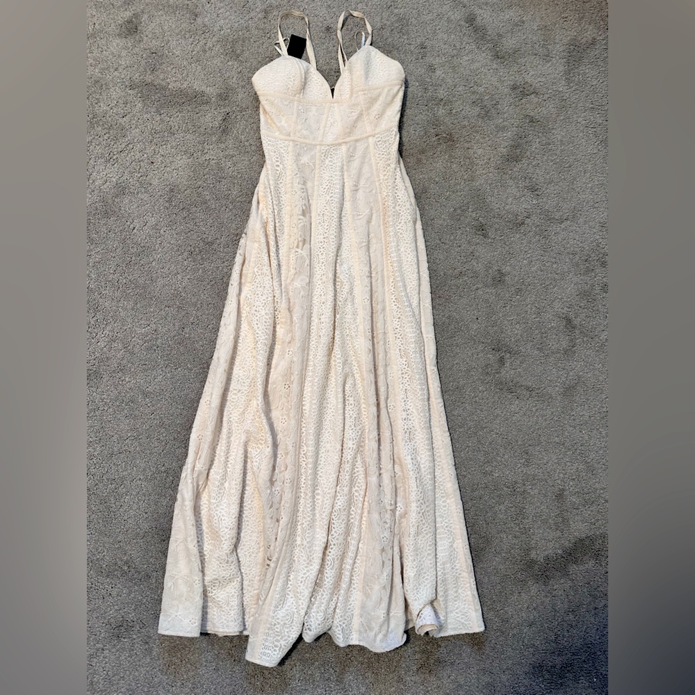 BCBG beautiful dress nwt